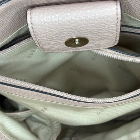 GUESS Light Pink Shoulder Bag Zip Inner Pockets Faux Pebbled Leather Texure 1981 - Picture 13 of 16